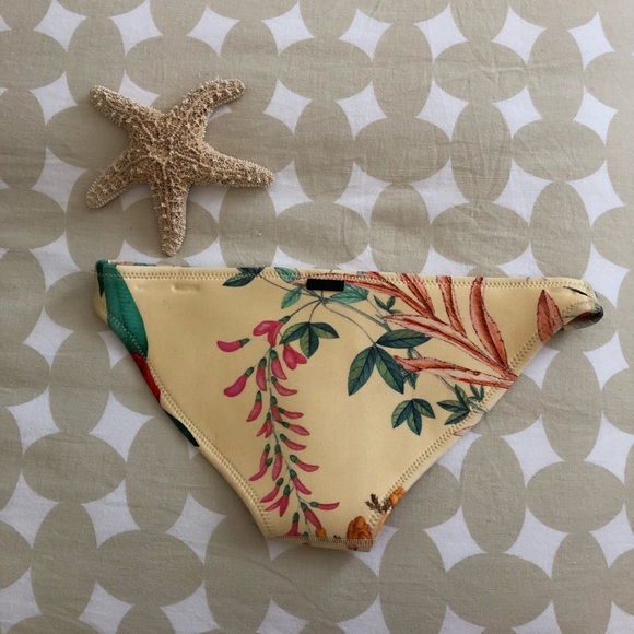 Triangl Floral Bottom - Picture 2 of 4